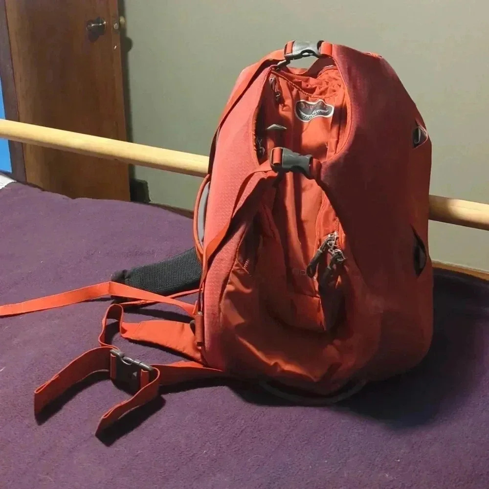 Red Osprey Porter Travel Pack 45 Liters